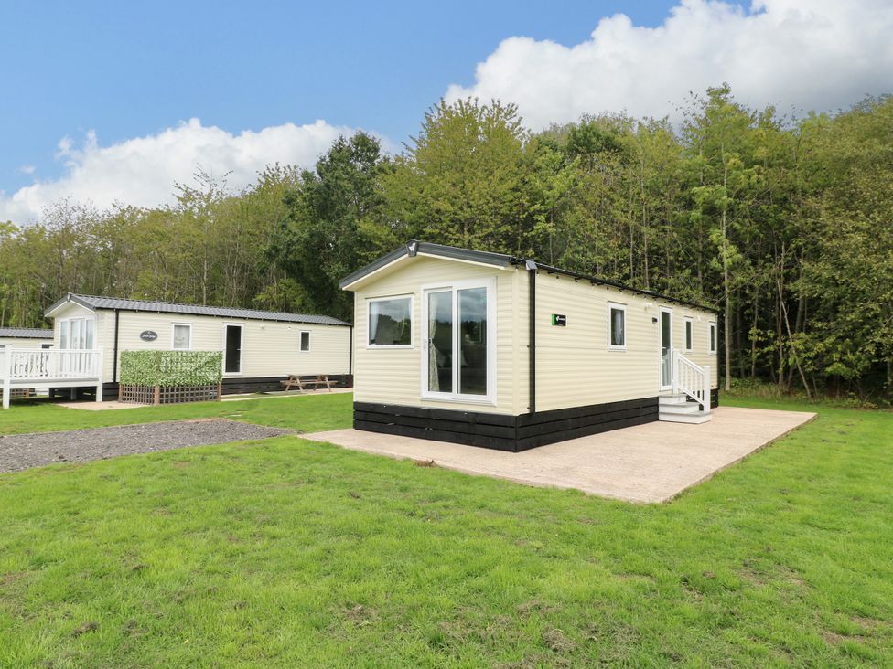 Kestrel Lodge at Swanlake Lodges